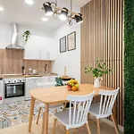For You Rentals Elegante Y Bonito Apartamento Temporal En El Corazon De Madrid Inf1C